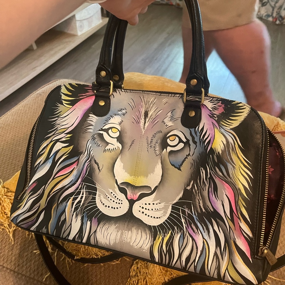 Anuschika Purse